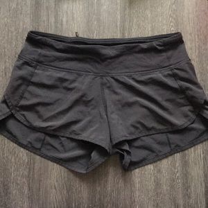 Lululemon shorts size 4